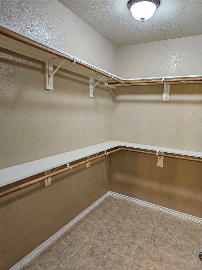 2106 Red Fox Rd, House other with 3 bedrooms, 2 bathrooms and 2 parking in Austin TX | Image 21