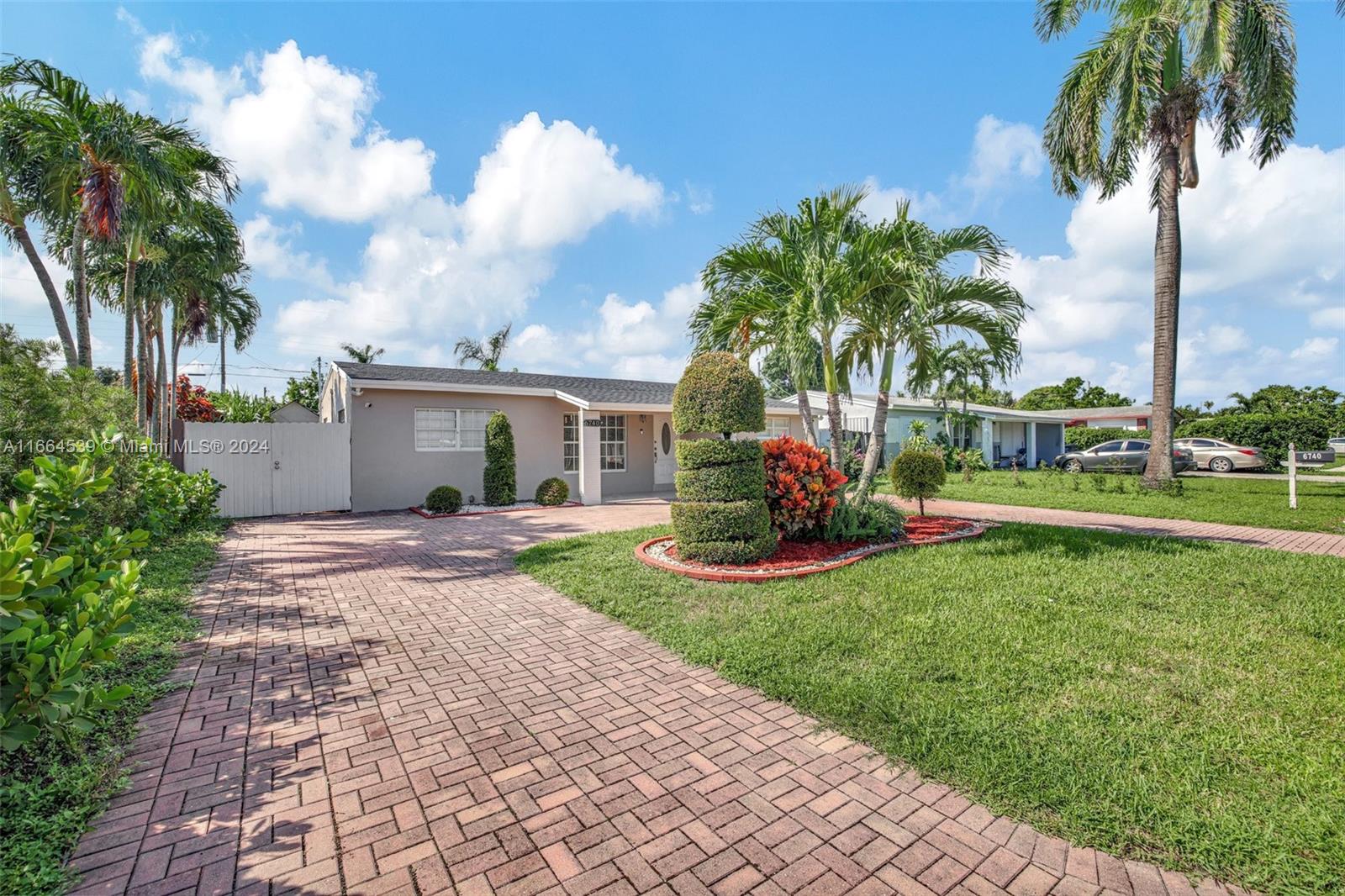 Coolidge St, Hollywood, FL 33024