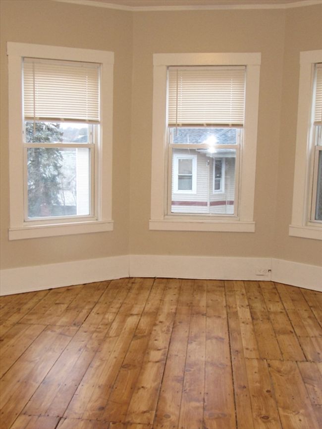 APT-3 - 2 Sturgis St, Condo with 3 bedrooms, 1 bathrooms and null parking in Worcester MA | Image 11
