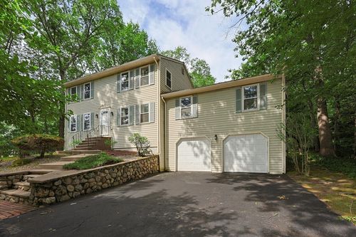 16 Blacksmith Rd, Cumberland, RI, 02864-6148 | Card Image