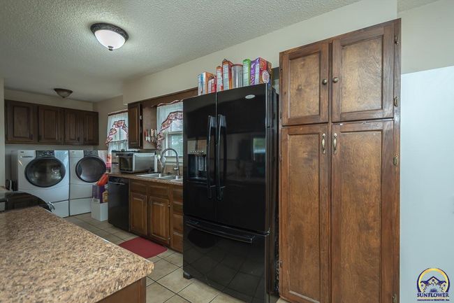 8833 Hickory Ln, House other with 3 bedrooms, 2 bathrooms and null parking in Ozawkie KS | Image 13