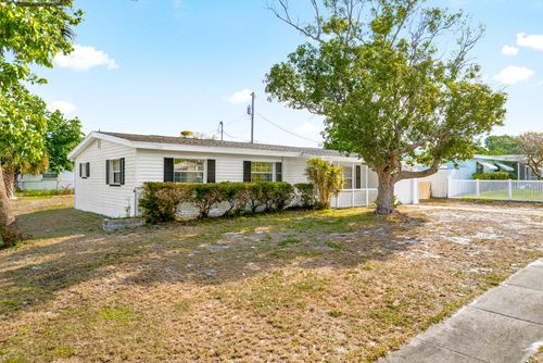 1674 Tynan Ave, Melbourne, FL, 32935-5132 | Card Image