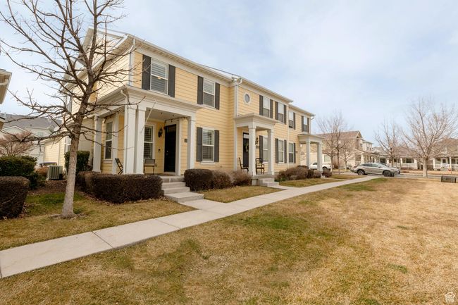 4947 W Calton Ln, Townhouse with 3 bedrooms, 3 bathrooms and 4 parking in South Jordan UT | Image 21