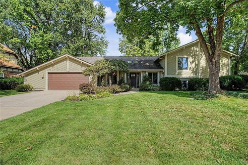 1381 Hickoryview Ct, Washingtn Twp, OH, 45458-9681 | Card Image