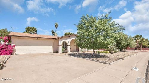 3452 E Laurel Ln, Phoenix, AZ, 85028-1319 | Card Image