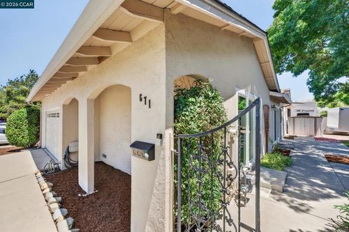 671 Starling Ave, Livermore, CA, 94551-6143 | Card Image