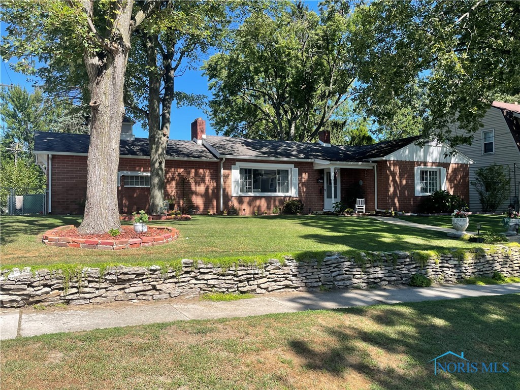 Pershing Dr, Toledo, OH 43613