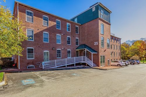 3-25 Cedar St, Amesbury, MA, 01913-1830 | Card Image