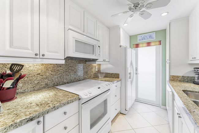 APT-208 - 101 Ne 19 Th Ave, Condo with 2 bedrooms, 2 bathrooms and null parking in Deerfield Beach FL | Image 16