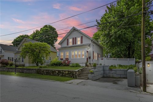 40 Vincent Ave, Pawtucket, RI, 02860-3354 | Card Image