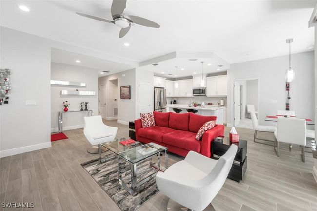 UNIT-1804 - 6953 Avalon Cir, Condo with 2 bedrooms, 2 bathrooms and null parking in NAPLES FL | Image 4