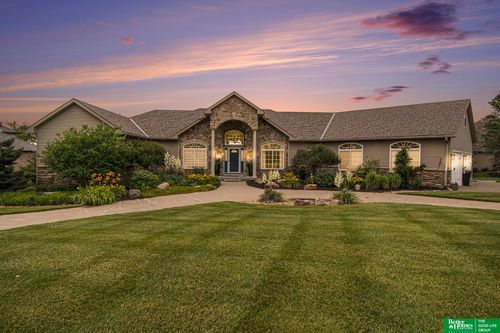 17808 S Reflection Ave, Bennington, NE, 68007-5727 | Card Image