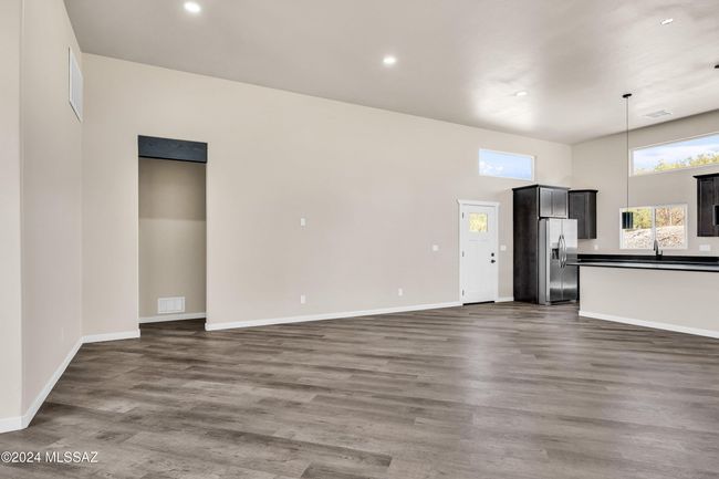 Living Area | Image 8