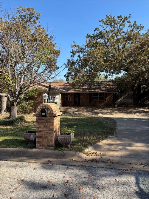 600 Travis Dr, Mineral Wells, TX, 76067-5031 | Card Image