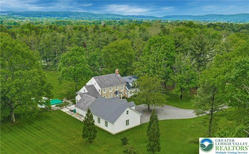 1803 Apple Tree Ln, Bethlehem, PA, 18015-5202 | Card Image