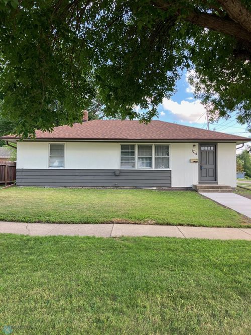 1714 2nd Ave S, Fargo, ND, 58103-1512 | Card Image