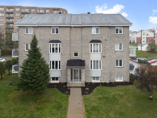 102-3430 Rue Des Chênes, Sherbrooke, QC, J1L2C9 | Card Image