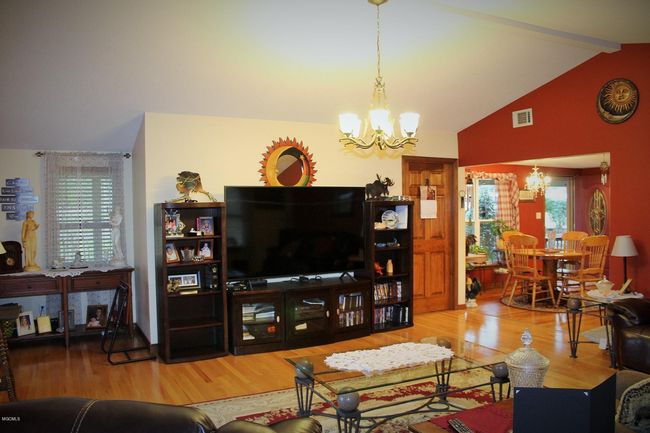 Living Room | Image 16