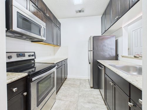 apt-205-2300 Leon St, Austin, TX, 78705-4664 | Card Image