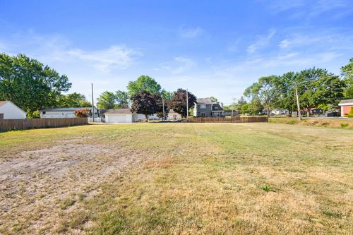 652 Penfield St, Beecher, IL, 60401-6634 | Card Image