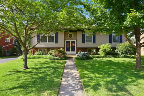 560 Cromwell Way, Lexington, KY, 40503-4210 | Card Image