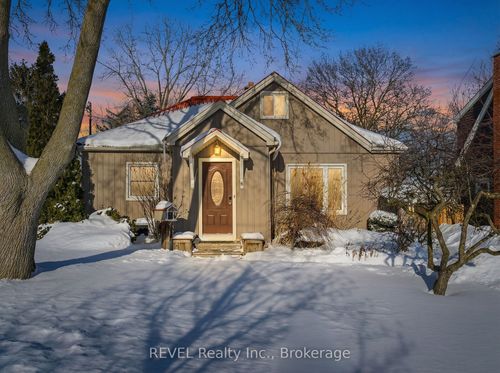 6 Rosslyn Ave, Grimsby, ON, L3M3G2 | Card Image