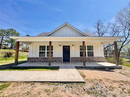 411 Lee Ave, Tahlequah, OK, 74464-3705 | Card Image