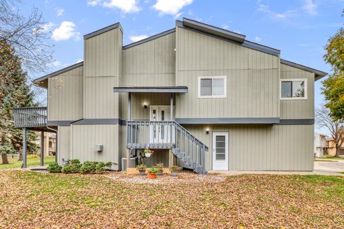 38 Fremont Dr S, Fargo, ND, 58103-5057 | Card Image