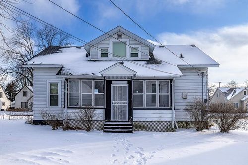 813 Main Street, Black River Falls, WI, 54615 | Card Image