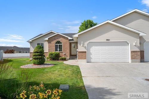 950 Clara Ct, Ammon, ID, 83406-5202 | Card Image