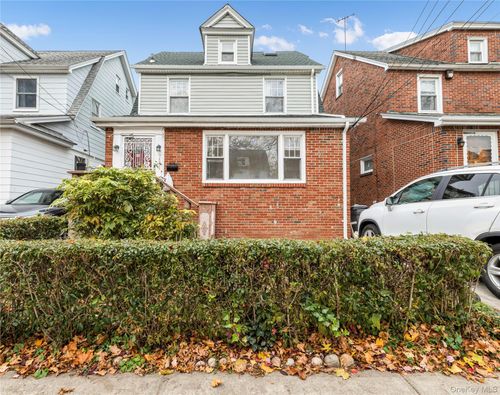 7141 Loubet St, Forest Hills, NY, 11375-6720 | Card Image