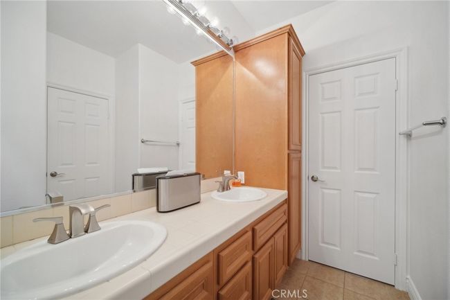 25422 Magnolia Ln, House other with 5 bedrooms, 5 bathrooms and 5 parking in Stevenson Ranch CA | Image 39