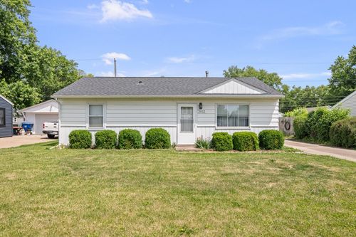 2012 W 68th St, Davenport, IA, 52806-1205 | Card Image