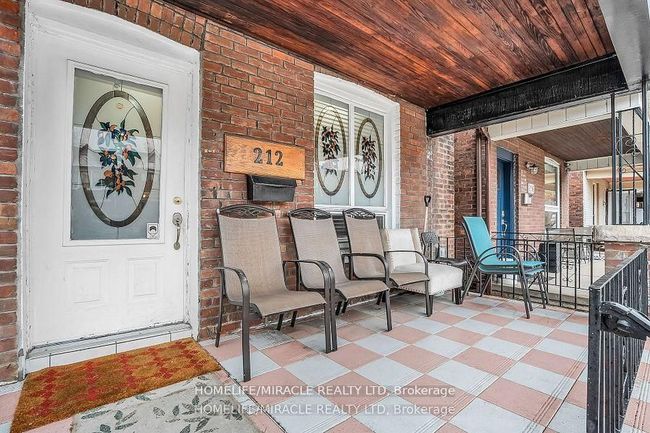 212 Symington Ave, House other with 5 bedrooms, 3 bathrooms and 1 parking in Toronto ON | Image 4