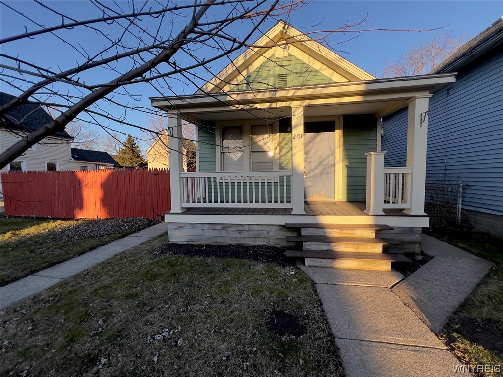 Thompson St, Buffalo, NY 14207