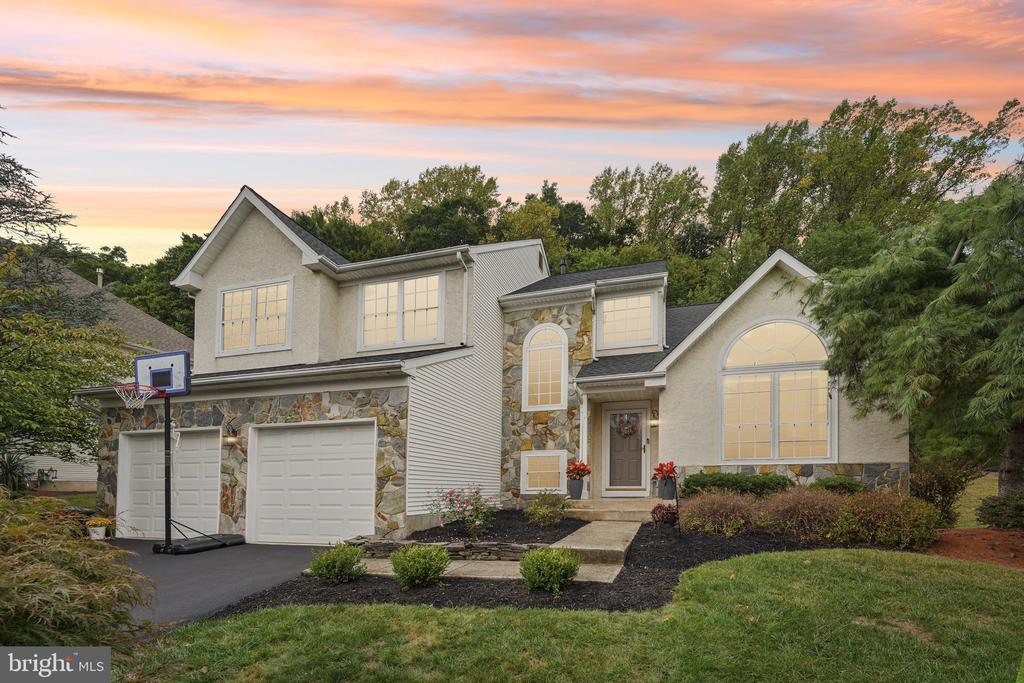 Cliveden Dr, Newtown, PA 18940