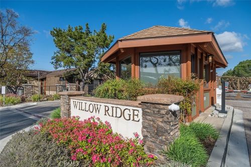 203-2512 E Willow St, Signal Hill, CA, 90755 | Card Image
