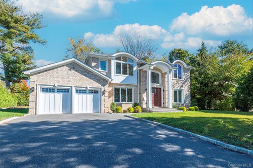 15 Grenfell Dr, Great Neck, NY, 11020-1428 | Card Image