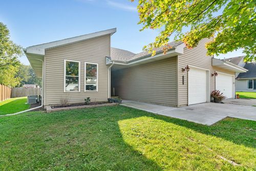 210 Kevin Dr, Diamond, IL, 60416-6033 | Card Image