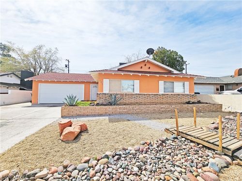 5409 Mountain View Dr, Las Vegas, NV, 89146-1316 | Card Image