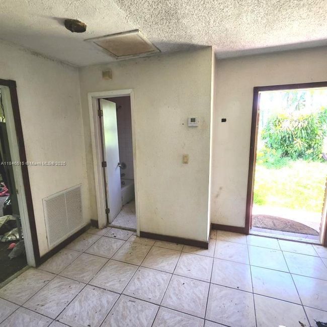 3250 Bacom Point Rd, House other with 5 bedrooms, 2 bathrooms and null parking in Pahokee FL | Image 6