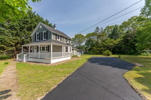 48 Grove St, Sayville, NY, 11782-1304 | Card Image
