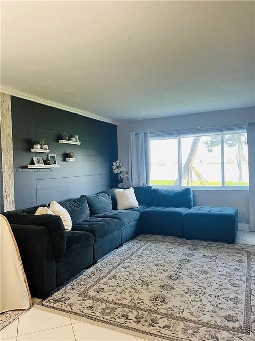 apt-107-19001 Ne 14th Ave, Miami, FL, 33179-4039 | Card Image