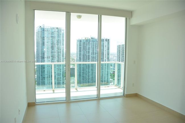 APT-3921 - 31 Se 5 Th St, Condo with 3 bedrooms, 3 bathrooms and null parking in Miami FL | Image 18