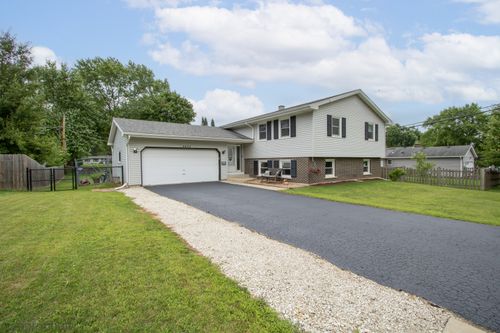 4402 Elmleaf Dr, McHenry, IL, 60051-8909 | Card Image