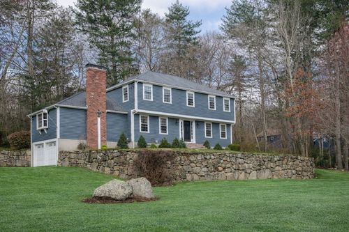 17 Masconemet Ave, Norfolk, MA, 02056-1128 | Card Image