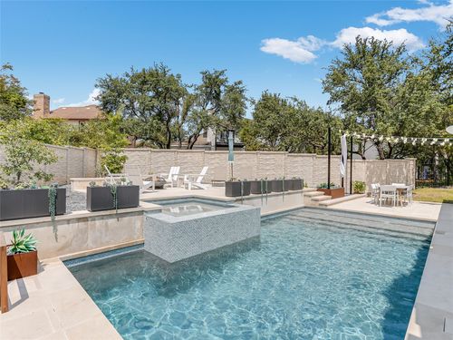 75 Stillmeadow Dr, The Hills, TX, 78738-1404 | Card Image