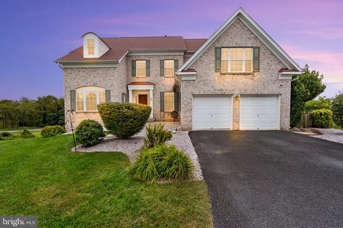 48 Field Crest Ct, SHEPHERDSTOWN, WV, 25443-5701 | Card Image
