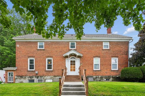 2726 K St, Amana, IA, 52203-8225 | Card Image