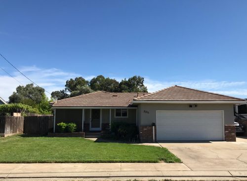 2311 Reile Ave, Escalon, CA, 95320-2114 | Card Image